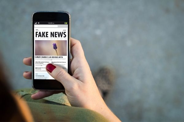 Fake news en politique, réseaux sociaux, életion